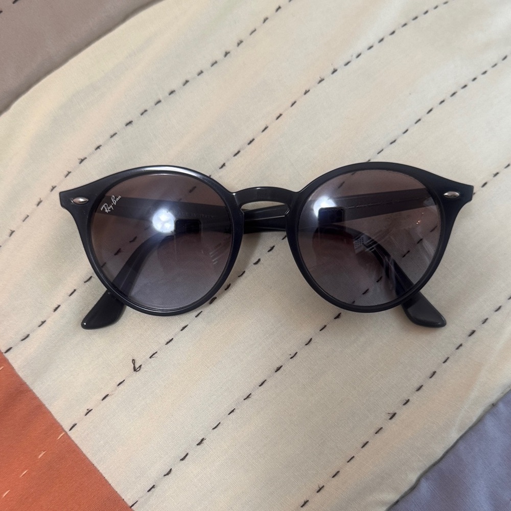 Ray-Ban Navy Blue Round Sunglasses